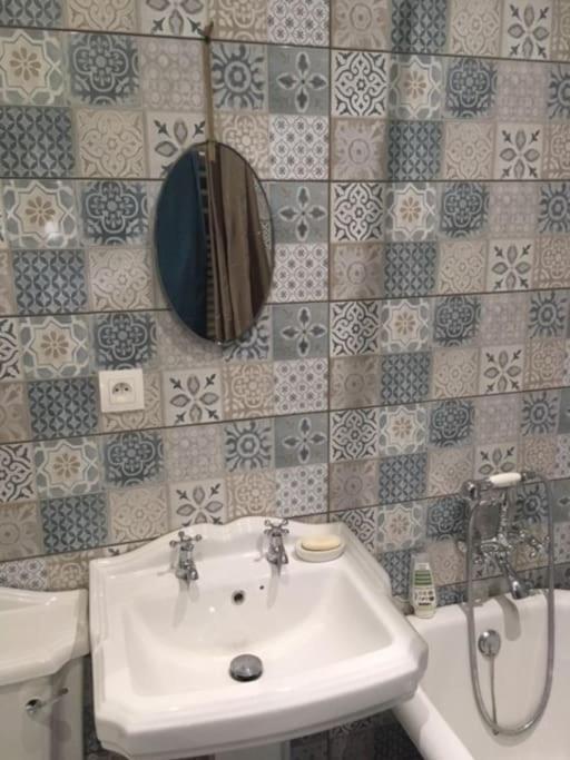L'Appartement Du Voisin D'Hugo Besancon Luaran gambar